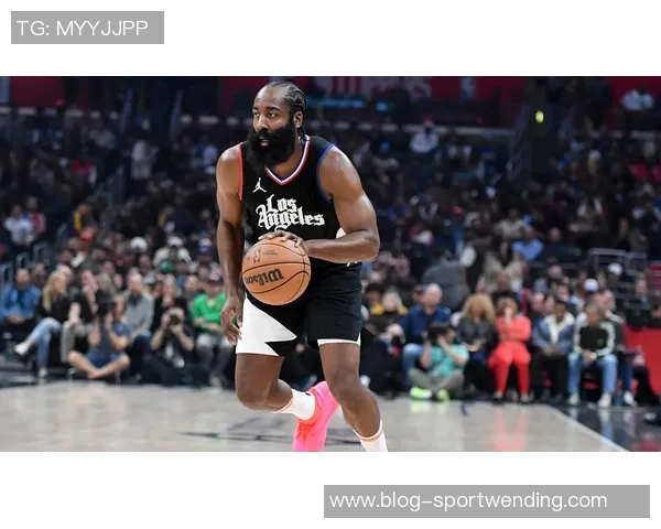 哈登称赞开拓者全场强硬表现并誓言鏖战到底直至最后时刻 哈登称赞开拓者全场强硬表现并誓言鏖战到底直至最后时刻