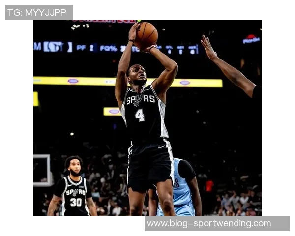 马刺全队六人得分上双福克斯31分哈珀16分展现团队实力